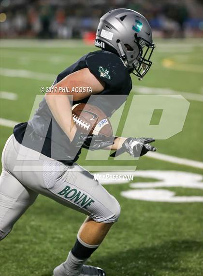 Thumbnail 2 in Long Beach Poly vs Norbonne photogallery.