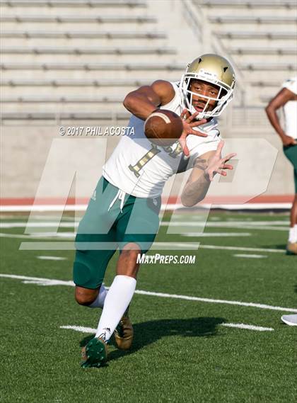 Thumbnail 1 in Long Beach Poly vs Norbonne photogallery.