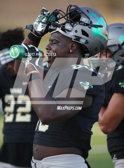 Thumbnail 1 in Long Beach Poly vs Norbonne photogallery.