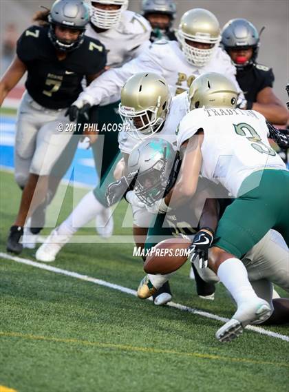 Thumbnail 2 in Long Beach Poly vs Norbonne photogallery.