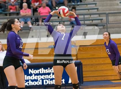 Thumbnail 2 in Taft @ Warren photogallery.