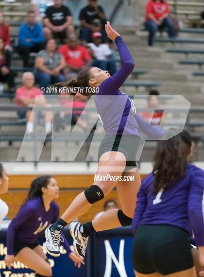 Thumbnail 3 in Taft @ Warren photogallery.