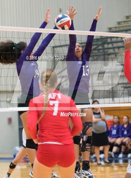 Thumbnail 2 in Taft @ Warren photogallery.