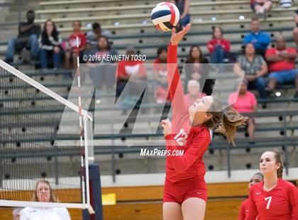 Thumbnail 3 in Taft @ Warren photogallery.