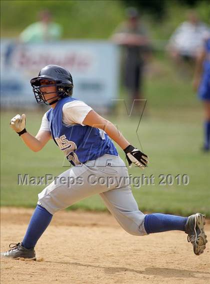 Thumbnail 1 in Pearl River vs. Hendrick Hudson (Section 1 Class A Final) photogallery.