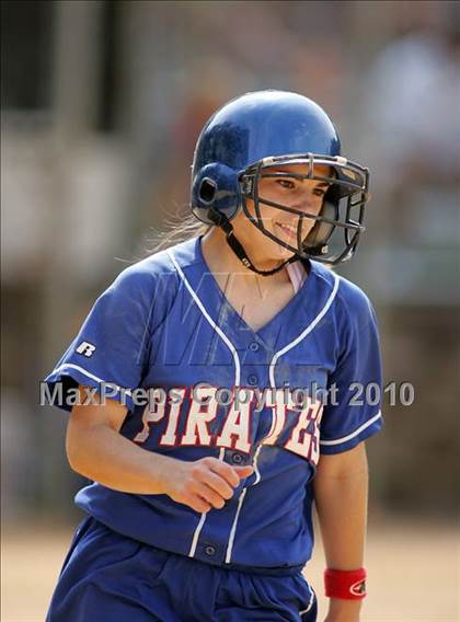Thumbnail 1 in Pearl River vs. Hendrick Hudson (Section 1 Class A Final) photogallery.