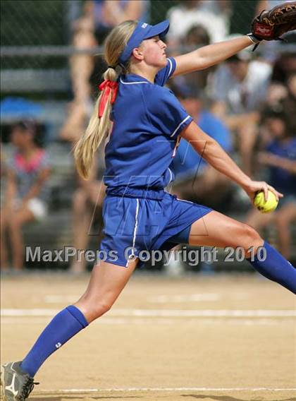 Thumbnail 3 in Pearl River vs. Hendrick Hudson (Section 1 Class A Final) photogallery.