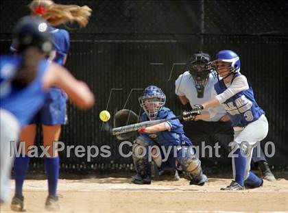 Thumbnail 1 in Pearl River vs. Hendrick Hudson (Section 1 Class A Final) photogallery.