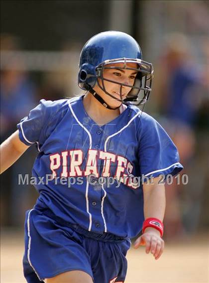 Thumbnail 3 in Pearl River vs. Hendrick Hudson (Section 1 Class A Final) photogallery.