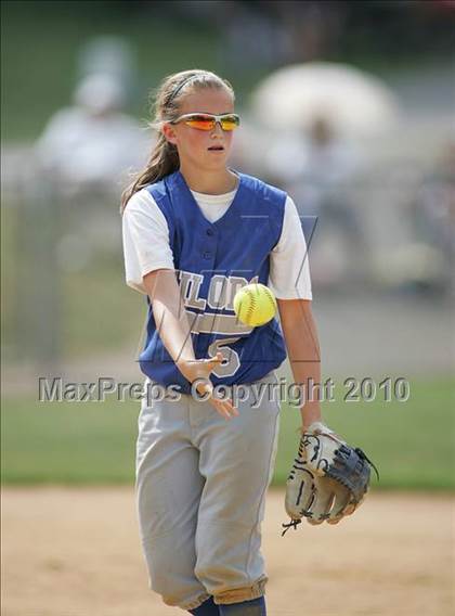 Thumbnail 2 in Pearl River vs. Hendrick Hudson (Section 1 Class A Final) photogallery.
