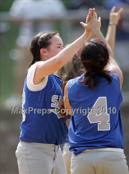 Thumbnail 3 in Pearl River vs. Hendrick Hudson (Section 1 Class A Final) photogallery.