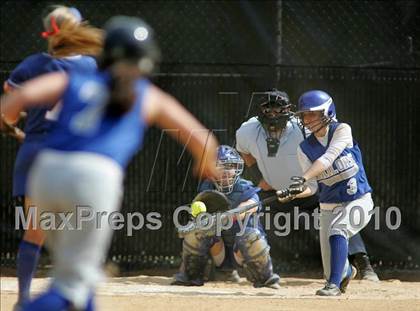 Thumbnail 1 in Pearl River vs. Hendrick Hudson (Section 1 Class A Final) photogallery.
