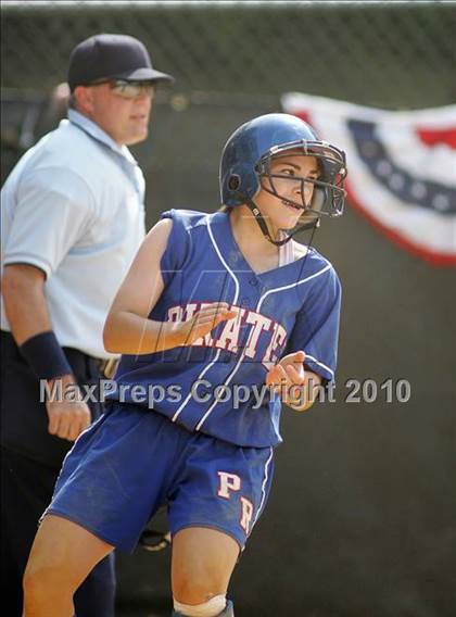 Thumbnail 2 in Pearl River vs. Hendrick Hudson (Section 1 Class A Final) photogallery.