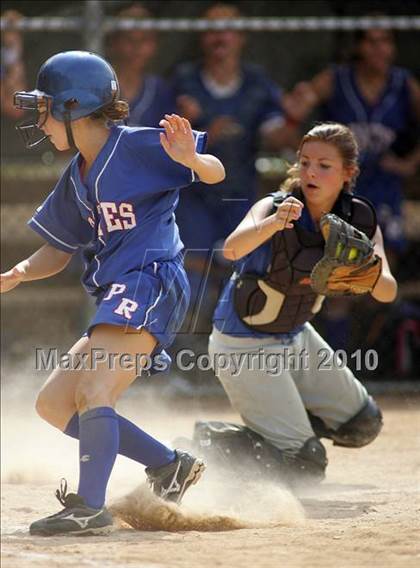 Thumbnail 1 in Pearl River vs. Hendrick Hudson (Section 1 Class A Final) photogallery.