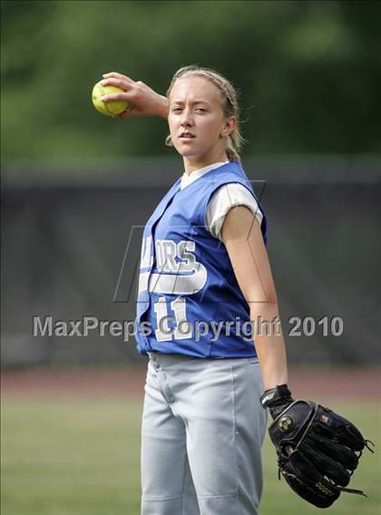 Thumbnail 3 in Pearl River vs. Hendrick Hudson (Section 1 Class A Final) photogallery.
