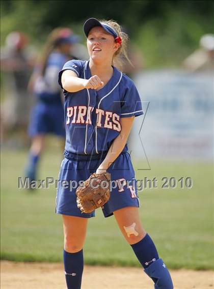 Thumbnail 3 in Pearl River vs. Hendrick Hudson (Section 1 Class A Final) photogallery.