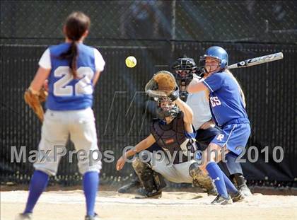 Thumbnail 2 in Pearl River vs. Hendrick Hudson (Section 1 Class A Final) photogallery.