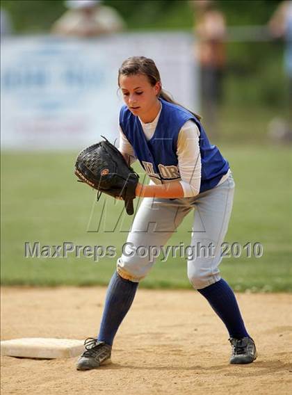 Thumbnail 3 in Pearl River vs. Hendrick Hudson (Section 1 Class A Final) photogallery.