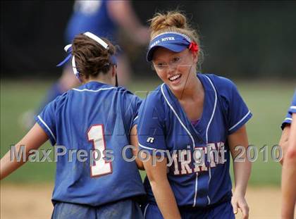 Thumbnail 2 in Pearl River vs. Hendrick Hudson (Section 1 Class A Final) photogallery.