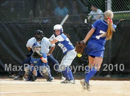 Thumbnail 2 in Pearl River vs. Hendrick Hudson (Section 1 Class A Final) photogallery.