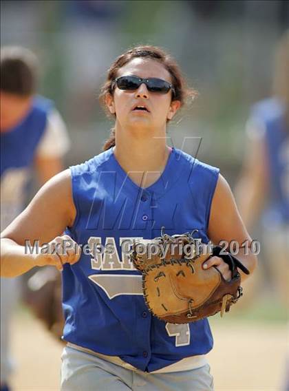 Thumbnail 1 in Pearl River vs. Hendrick Hudson (Section 1 Class A Final) photogallery.