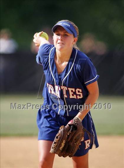 Thumbnail 1 in Pearl River vs. Hendrick Hudson (Section 1 Class A Final) photogallery.