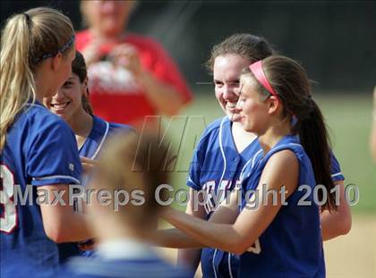 Thumbnail 1 in Pearl River vs. Hendrick Hudson (Section 1 Class A Final) photogallery.