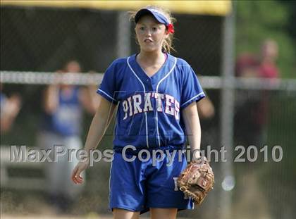 Thumbnail 1 in Pearl River vs. Hendrick Hudson (Section 1 Class A Final) photogallery.