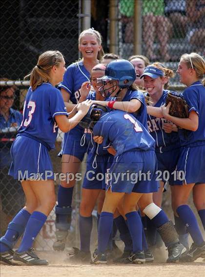Thumbnail 3 in Pearl River vs. Hendrick Hudson (Section 1 Class A Final) photogallery.