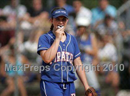 Thumbnail 3 in Pearl River vs. Hendrick Hudson (Section 1 Class A Final) photogallery.