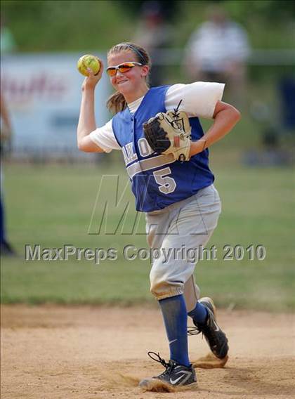 Thumbnail 2 in Pearl River vs. Hendrick Hudson (Section 1 Class A Final) photogallery.