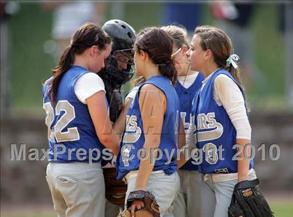 Thumbnail 1 in Pearl River vs. Hendrick Hudson (Section 1 Class A Final) photogallery.