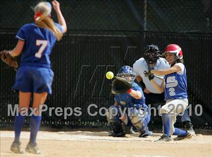 Thumbnail 2 in Pearl River vs. Hendrick Hudson (Section 1 Class A Final) photogallery.