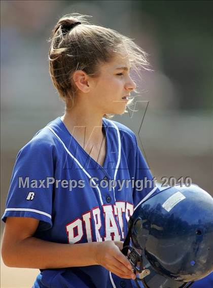 Thumbnail 2 in Pearl River vs. Hendrick Hudson (Section 1 Class A Final) photogallery.