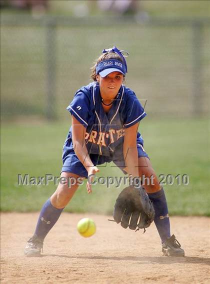 Thumbnail 3 in Pearl River vs. Hendrick Hudson (Section 1 Class A Final) photogallery.