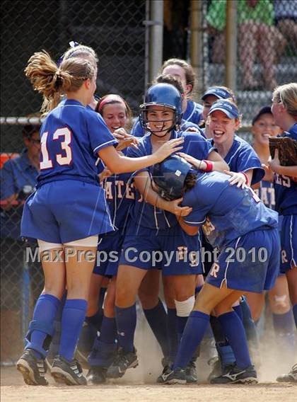 Thumbnail 1 in Pearl River vs. Hendrick Hudson (Section 1 Class A Final) photogallery.