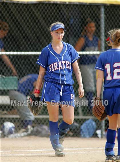 Thumbnail 1 in Pearl River vs. Hendrick Hudson (Section 1 Class A Final) photogallery.
