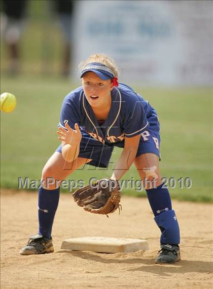 Thumbnail 3 in Pearl River vs. Hendrick Hudson (Section 1 Class A Final) photogallery.