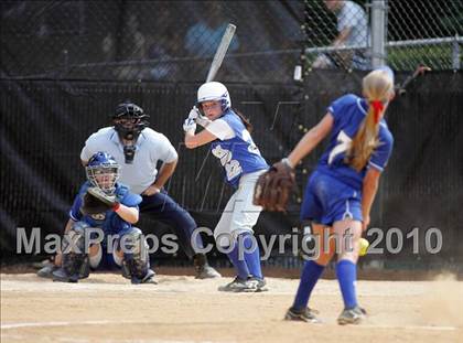 Thumbnail 1 in Pearl River vs. Hendrick Hudson (Section 1 Class A Final) photogallery.