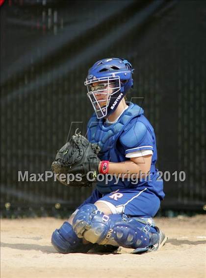 Thumbnail 3 in Pearl River vs. Hendrick Hudson (Section 1 Class A Final) photogallery.