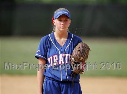 Thumbnail 3 in Pearl River vs. Hendrick Hudson (Section 1 Class A Final) photogallery.