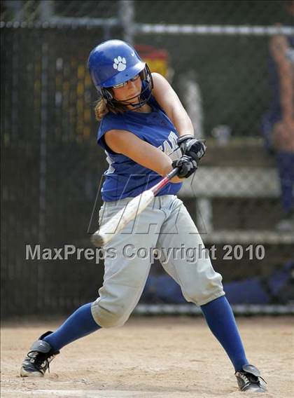 Thumbnail 2 in Pearl River vs. Hendrick Hudson (Section 1 Class A Final) photogallery.
