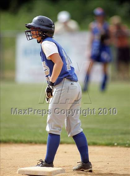 Thumbnail 2 in Pearl River vs. Hendrick Hudson (Section 1 Class A Final) photogallery.