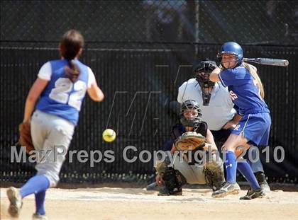 Thumbnail 1 in Pearl River vs. Hendrick Hudson (Section 1 Class A Final) photogallery.