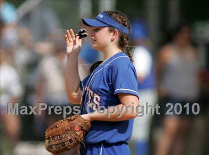 Thumbnail 2 in Pearl River vs. Hendrick Hudson (Section 1 Class A Final) photogallery.