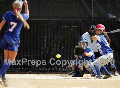 Thumbnail 1 in Pearl River vs. Hendrick Hudson (Section 1 Class A Final) photogallery.