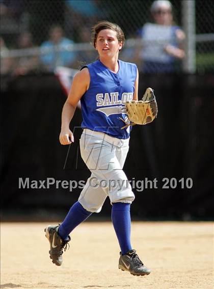 Thumbnail 2 in Pearl River vs. Hendrick Hudson (Section 1 Class A Final) photogallery.