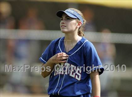Thumbnail 3 in Pearl River vs. Hendrick Hudson (Section 1 Class A Final) photogallery.