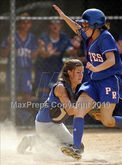 Thumbnail 3 in Pearl River vs. Hendrick Hudson (Section 1 Class A Final) photogallery.