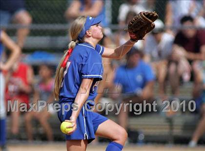 Thumbnail 1 in Pearl River vs. Hendrick Hudson (Section 1 Class A Final) photogallery.